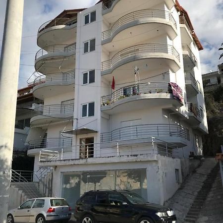 L.T. Noar'S Apartment Sarandë Exteriör bild